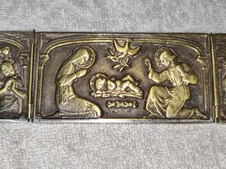 Antiguo tríptico religioso de metal escenas biblia