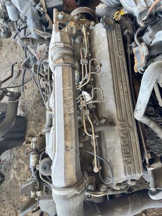 Motor Nissan B6.60 y caja de cambios ZF S5-42