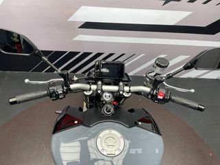 YAMAHA MT-09 35KW GRIS NIGHTFLUOR