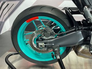 YAMAHA MT-09 35KW GRIS NIGHTFLUOR