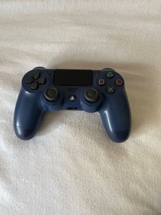 PS4 (PlayStation 4) negra