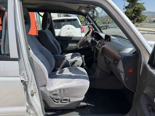 Mitsubishi Montero 2003