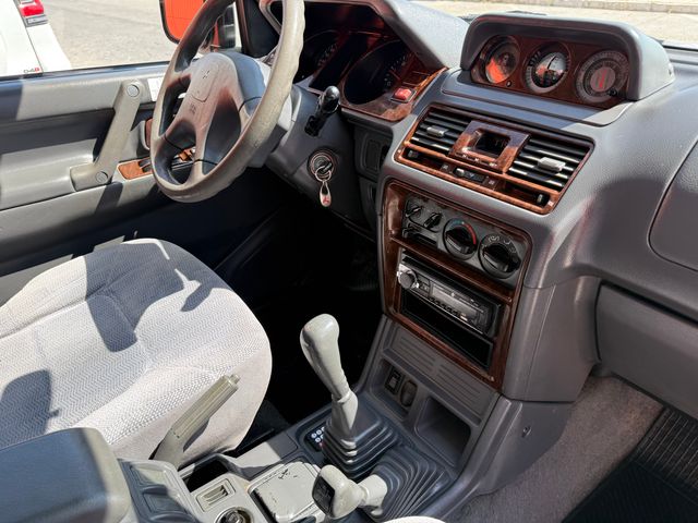 Mitsubishi Montero 2003