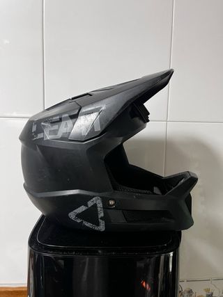 Casco Leatt MTB DH negro