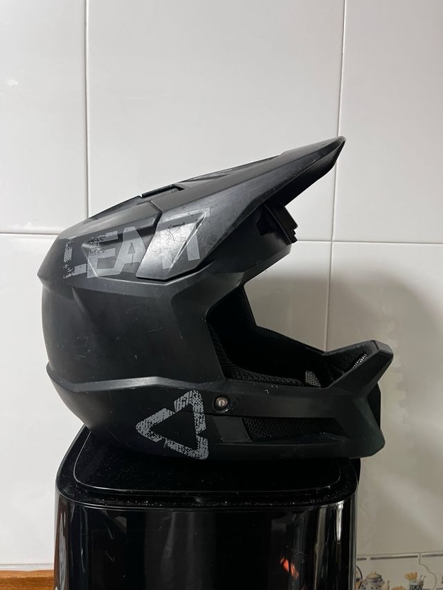 Casco Leatt MTB DH negro