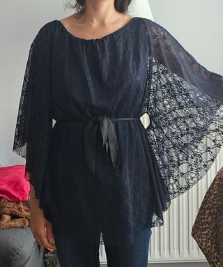 Blusa negra de encaje