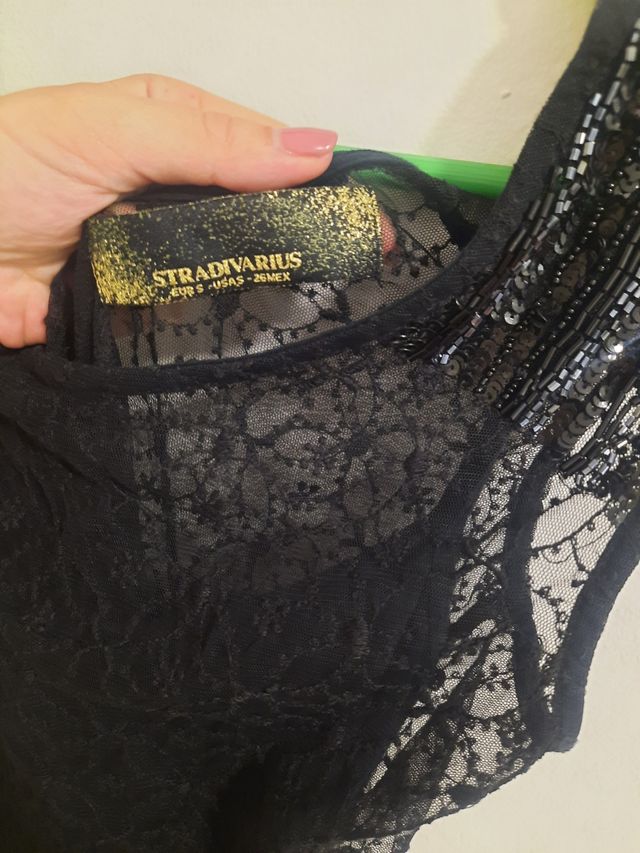 Vestido negro encaje