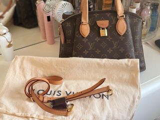 Bolso Louis Vuitton Rivoli MM Marrón