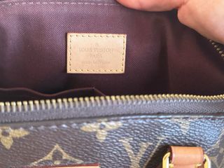 Bolso Louis Vuitton Rivoli MM Marrón