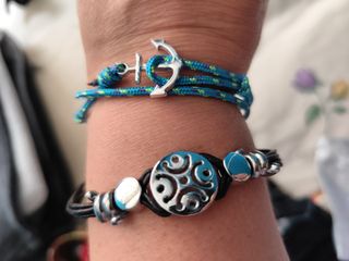 Collar rojo calaveras morado corazón zen ancla can