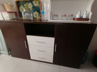 Aparador madera 2 puertas 3 cajones