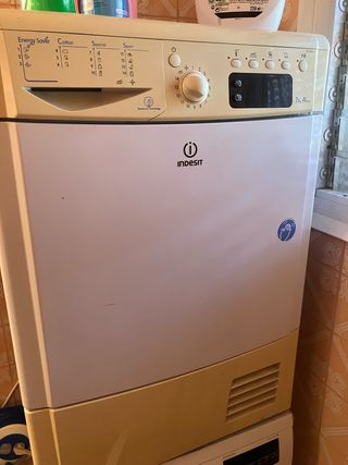 Secadora Indesit 7kg - A+. PARA RECOGER