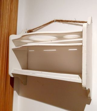 Estantería blanca de madera