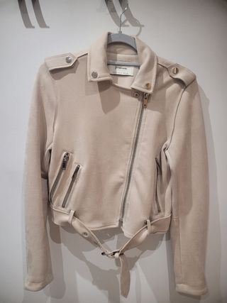 Chaqueta ante beige Stradivarius