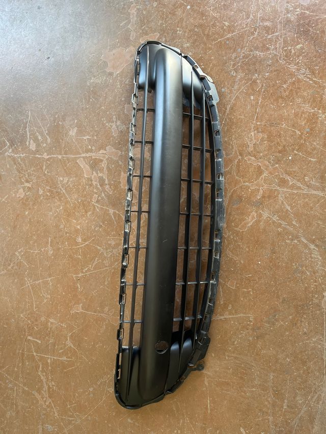 Rejilla frontal Peugeot 207