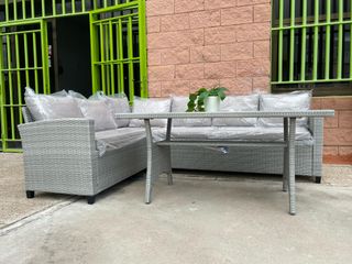 Conjunto jardín gris mimbre-madera
