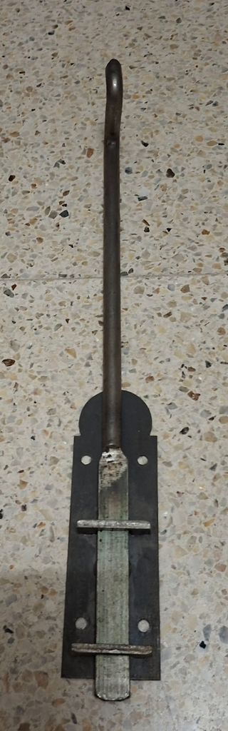 Pasadores puerta antiguo