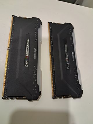 Corsair Vengeance RGB Pro 16GB (2x8GB) DDR4 3200MH
