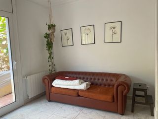 Sofá Chester marrón polipiel