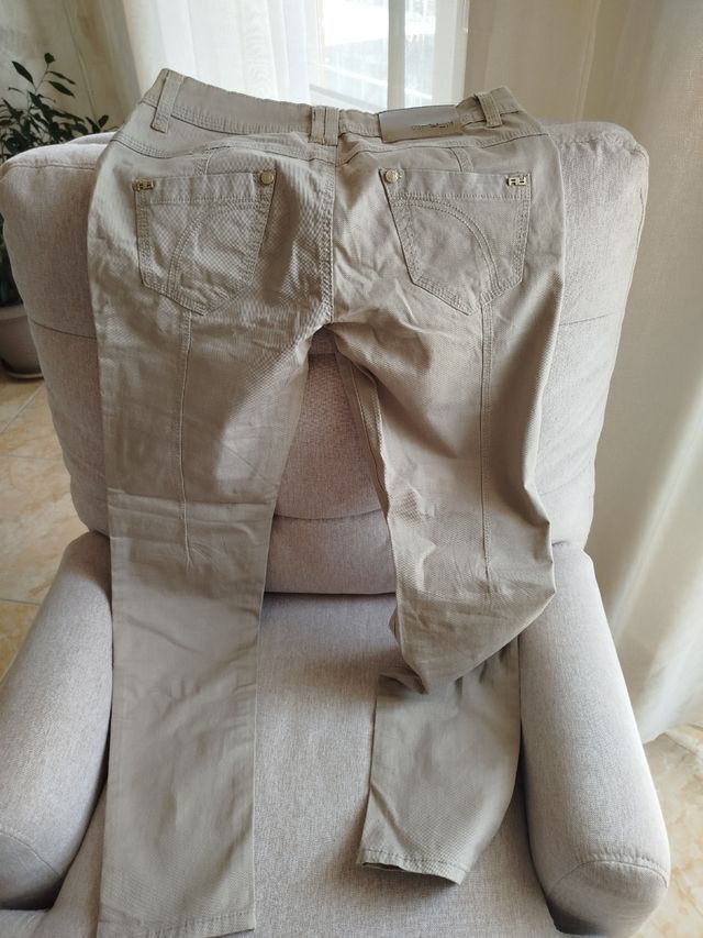 Pantaloni beige donna