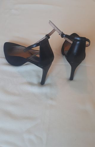 Zapatos de tacón negros Stradivarius, talla 36