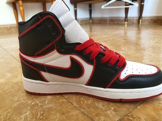 Zapatillas Jordan Bloodline - rojas y negras