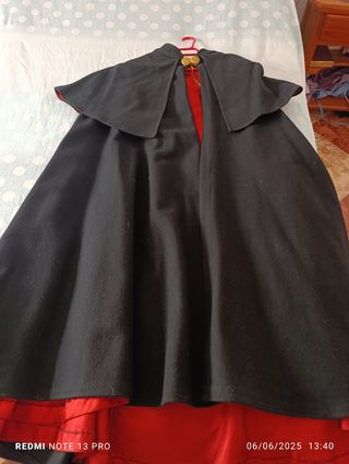 Capa española artesanal negra-roja