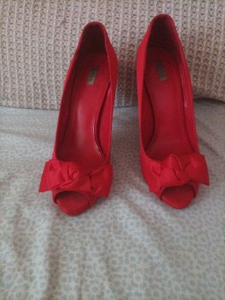 Zapatos rojos fiesta tacón