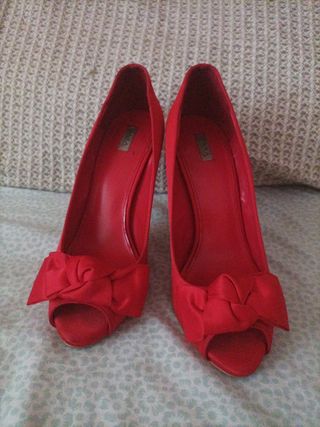 Zapatos rojos fiesta tacón