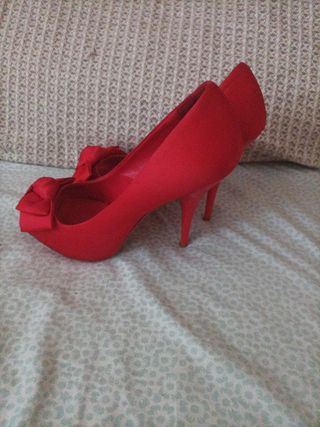 Zapatos rojos fiesta tacón