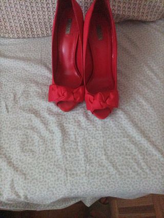 Zapatos rojos fiesta tacón