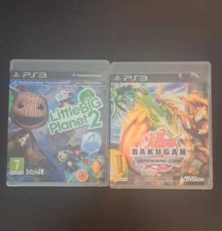 PS3 (PlayStation 3): 10 juegos + 2 micrófonos