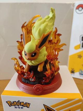 Figura evolución eevee del anime Pokémon | Flareon