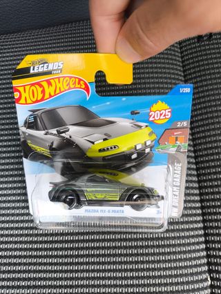 Hot Wheels Mazda MX-5 Miata Legends Tour