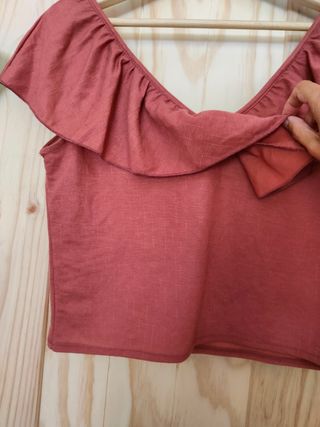 Top rojo teja con volantes