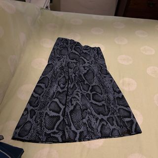 Vestido tubo serpiente gris