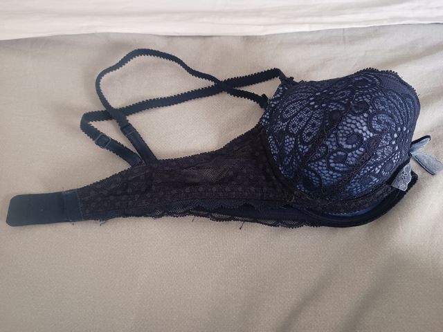 Sujetador encaje azul - morado talla 95B.