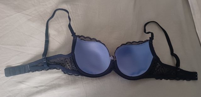 Sujetador encaje azul - morado talla 95B.