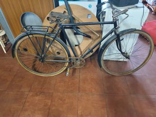 Bicicleta antigua de freno de varilla.