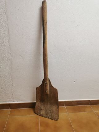 Pala madera antigua