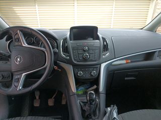 Opel Zafira Tourer 2012