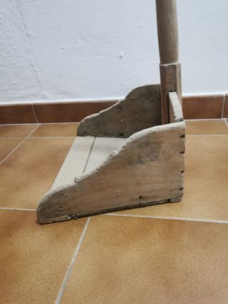 Recogedor madera antiguo