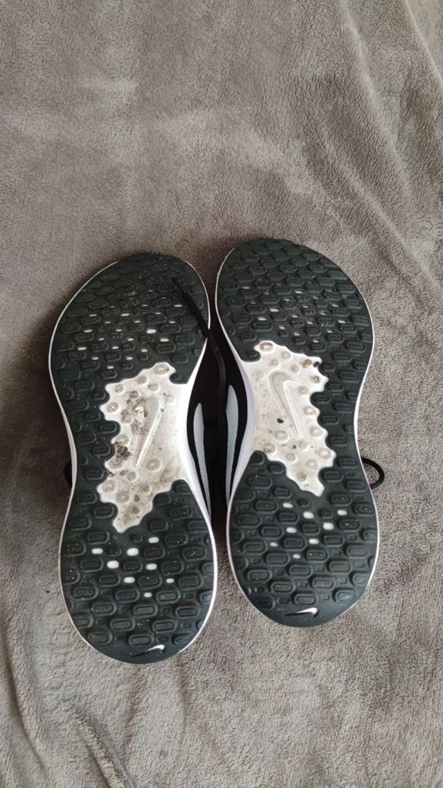 Zapatillas Nike Revolution 7 - Negras