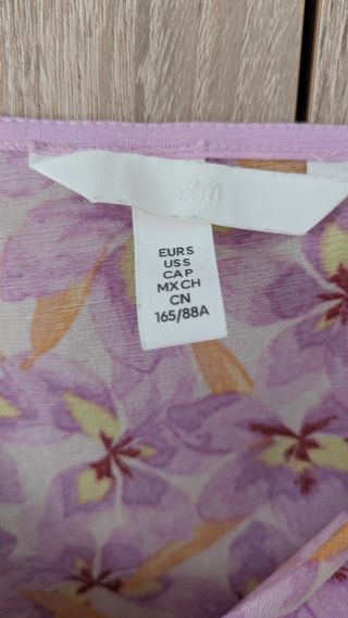Top H&M floral talla S