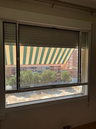 Ventana aluminio blanca