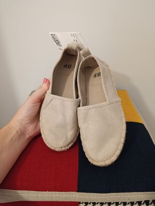 Zapatillas esparto H&M niño beige talla 29