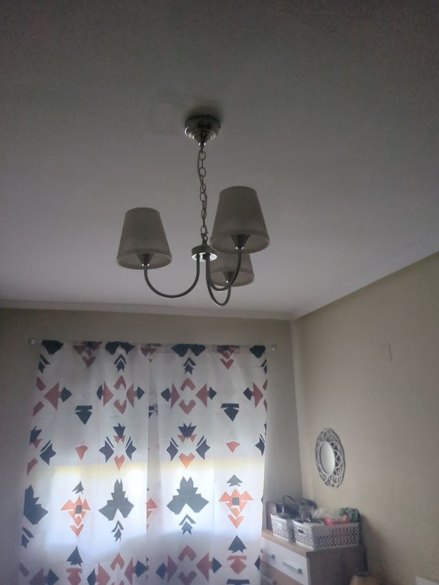 Lámpara 3 luces -blanca y plata