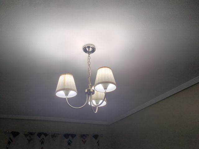 Lámpara 3 luces -blanca y plata