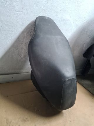 Asiento y baul Yamaha Jog
