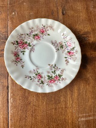 Taza y platillo vintage | Rosas